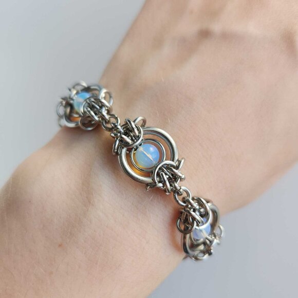 Vintage medieval inspired fairy whimsical opalite and silver bracelet - Picture 6 of 11